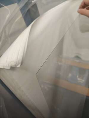 Ruwe randen Medium aluminosilicaat glasplaat Moderne designstijl Geoptimaliseerd voor duurzaamheid en langdurige prestaties