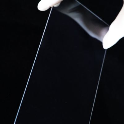 Goede prijs Hoge sterkte ultra-helder aluminiumsilicaat glasplaten DOL ≥ 500Mpa Voor microscoop glijmiddel 1300*1100mm Regelmatige grootte online