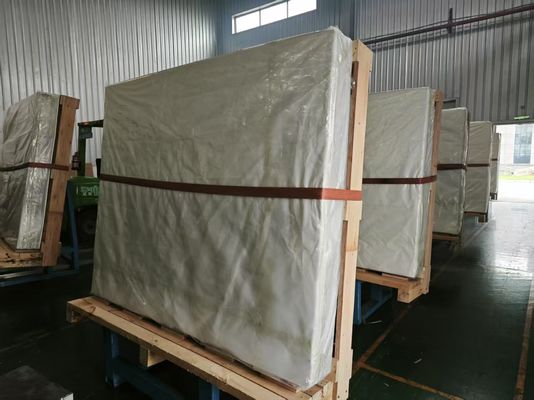 XXL-formaat Ultra-dunne Ultra-witte glassubstraten - laag defect, hoog rendement